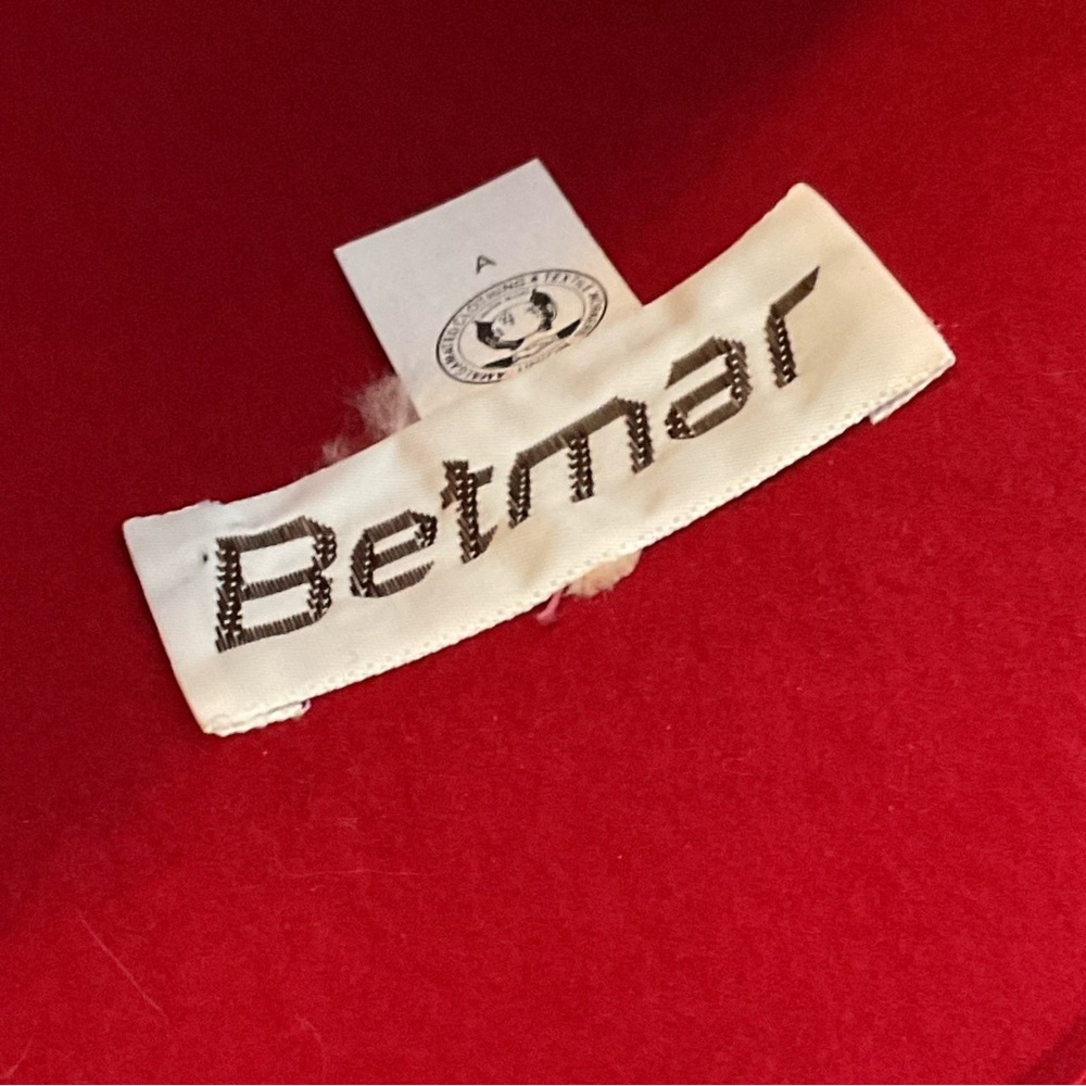 Betmar Vintage Red Wool Felt Cloche Hat - Picture 11 of 14